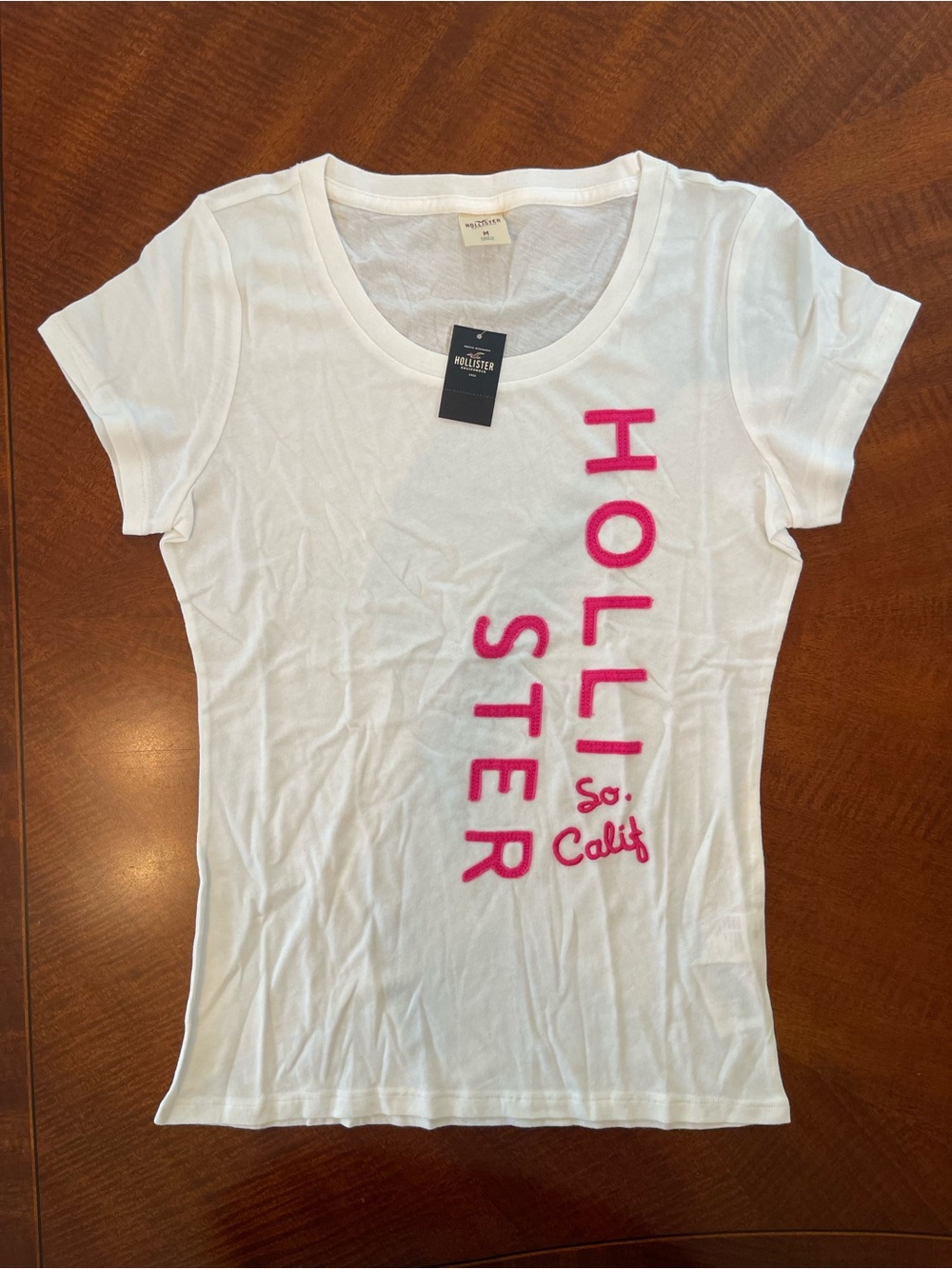 Hollister White Short-Sleeve Tee with Pink Vertical Logo Sz M NWT